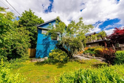 Photo 2 at 264 W Queens Road, Upper Lonsdale, North Vancouver