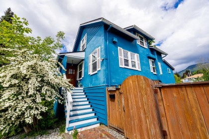 Photo 3 at 264 W Queens Road, Upper Lonsdale, North Vancouver