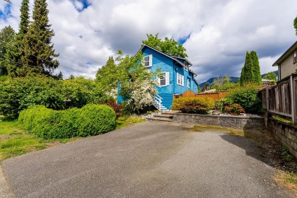 Photo 1 at 264 W Queens Road, Upper Lonsdale, North Vancouver