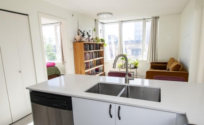 Photo 7 at 204 - 2483 Spruce Street, Fairview VW, Vancouver West