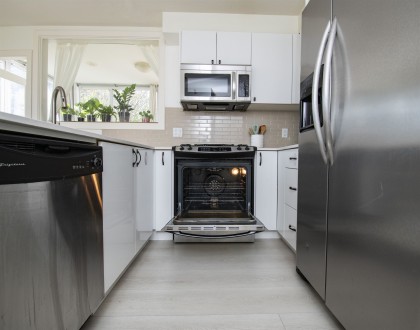 Photo 4 at 204 - 2483 Spruce Street, Fairview VW, Vancouver West
