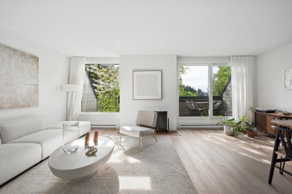 Photo 2 at 3951 Springtree Drive, Quilchena, Vancouver West