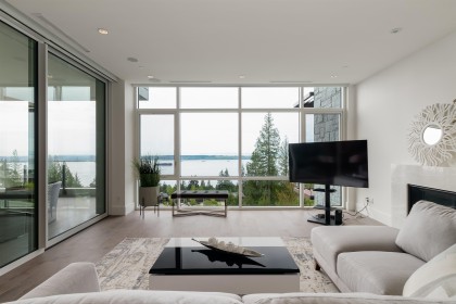 Photo 10 at 302 - 2958 Burfield Place, Cypress Park Estates, West Vancouver