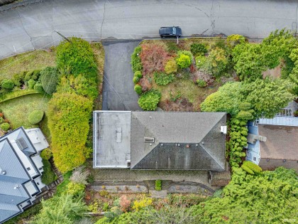 Photo 21 at 2615 Skilift Place, Chelsea Park, West Vancouver