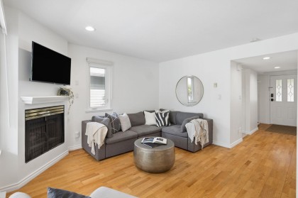 Photo 11 at 207 - 1518 Bowser Avenue, Norgate, North Vancouver