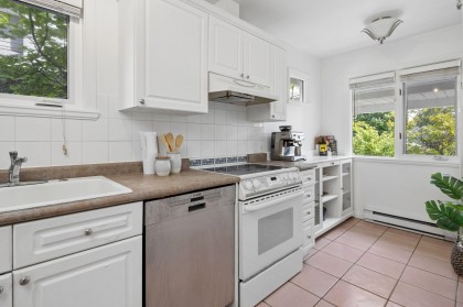 Photo 4 at 207 - 1518 Bowser Avenue, Norgate, North Vancouver