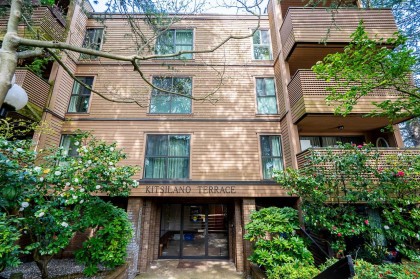 Photo 2 at 209 - 2211 W 2nd Avenue, Kitsilano, Vancouver West