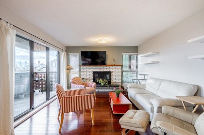 Photo 7 at 209 - 2211 W 2nd Avenue, Kitsilano, Vancouver West