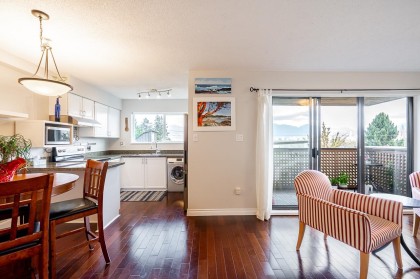 Photo 5 at 209 - 2211 W 2nd Avenue, Kitsilano, Vancouver West