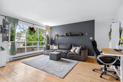Photo 7 at 202 - 2057 W 3rd Avenue, Kitsilano, Vancouver West