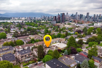 Photo 3 at 202 - 2057 W 3rd Avenue, Kitsilano, Vancouver West