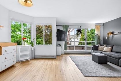 Photo 15 at 202 - 2057 W 3rd Avenue, Kitsilano, Vancouver West