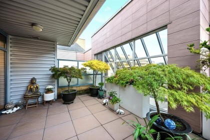 Photo 9 at 202 - 1750 W 2nd Avenue, False Creek, Vancouver West