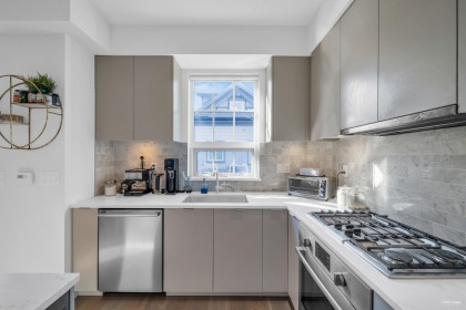 Photo 12 at 7901 Oak Street, Marpole, Vancouver West