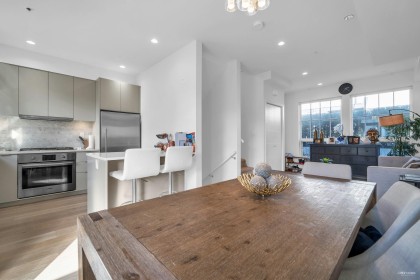 Photo 5 at 7901 Oak Street, Marpole, Vancouver West
