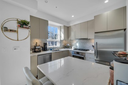 Photo 11 at 7901 Oak Street, Marpole, Vancouver West