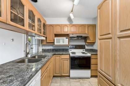 Photo 5 at 103 - 7580 Columbia Street, Marpole, Vancouver West
