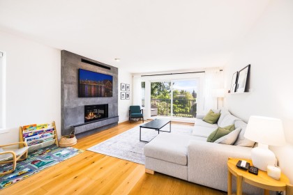 Photo 5 at 3985 Frames Place, Indian River, North Vancouver