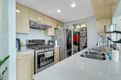 Photo 6 at 601 - 1408 Strathmore Mews, Yaletown, Vancouver West