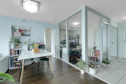 Photo 10 at 601 - 1408 Strathmore Mews, Yaletown, Vancouver West