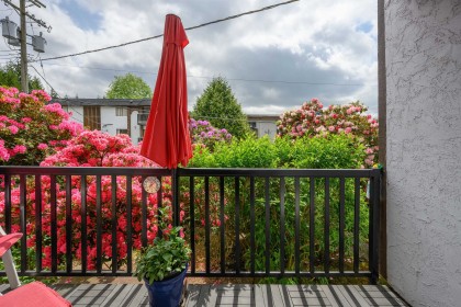 Photo 3 at 105 - 123 E 19th Street, Central Lonsdale, North Vancouver