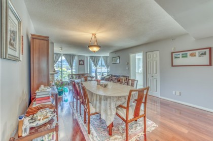 Photo 6 at 403 - 688 Fairchild Road, Oakridge VW, Vancouver West
