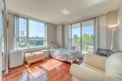 Photo 13 at 403 - 688 Fairchild Road, Oakridge VW, Vancouver West