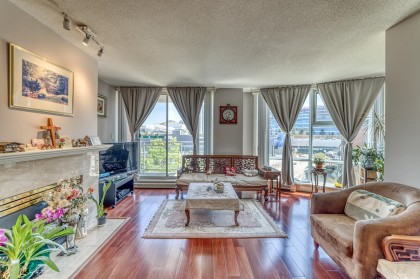 Photo 5 at 403 - 688 Fairchild Road, Oakridge VW, Vancouver West