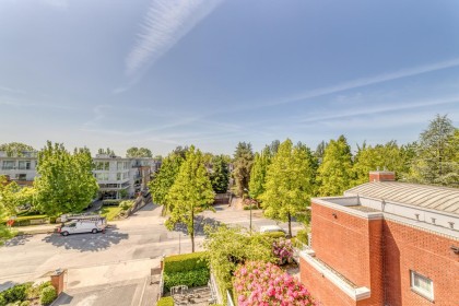 Photo 25 at 403 - 688 Fairchild Road, Oakridge VW, Vancouver West