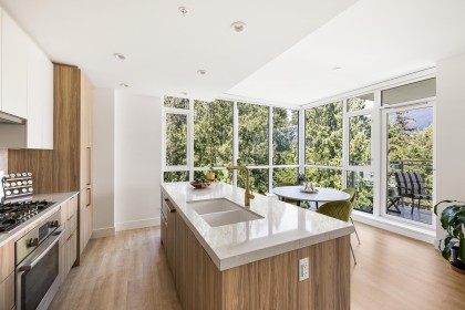 Photo 1 at 801 - 2325 Emery Court, Lynn Valley, North Vancouver