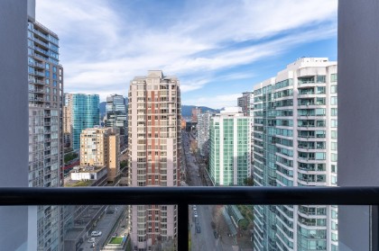 Photo 26 at 2501 - 909 Mainland Street, Yaletown, Vancouver West