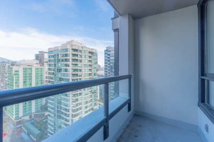 Photo 4 at 2501 - 909 Mainland Street, Yaletown, Vancouver West