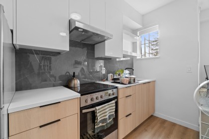 Photo 2 at 5 - 237 Ridgeway Avenue, Lower Lonsdale, North Vancouver