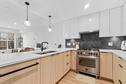 Photo 16 at 5 - 237 Ridgeway Avenue, Lower Lonsdale, North Vancouver