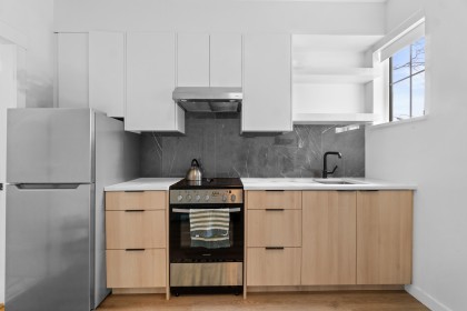 Photo 3 at 5 - 237 Ridgeway Avenue, Lower Lonsdale, North Vancouver