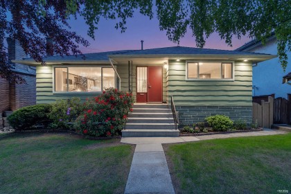 Photo 1 at 580 W 64th Avenue, Marpole, Vancouver West