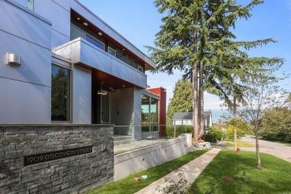 Photo 3 at 1909 Discovery Street, Point Grey, Vancouver West