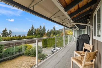 Photo 2 at 2685 Skilift Place, Chelsea Park, West Vancouver