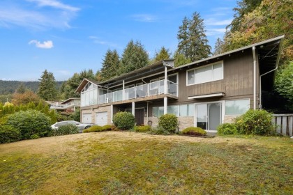 Photo 3 at 2685 Skilift Place, Chelsea Park, West Vancouver