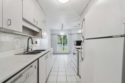 Photo 15 at 203 - 1425 Cypress Street, Kitsilano, Vancouver West