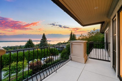 Photo 4 at 1485 Camelot Road, Chartwell, West Vancouver
