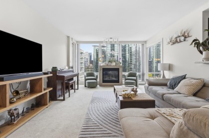 Photo 5 at 1703 - 590 Nicola Street, Coal Harbour, Vancouver West