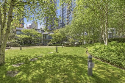 Photo 18 at 1703 - 590 Nicola Street, Coal Harbour, Vancouver West