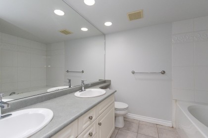 Photo 17 at 208 - 5650 Oak Street, Cambie, Vancouver West