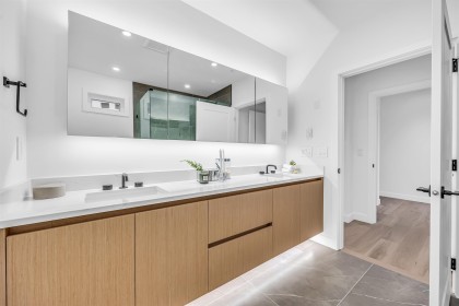 Photo 10 at 1012 W 52nd Avenue, South Granville, Vancouver West