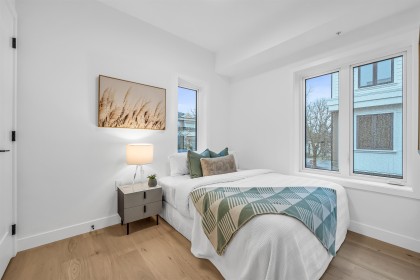 Photo 11 at 1012 W 52nd Avenue, South Granville, Vancouver West