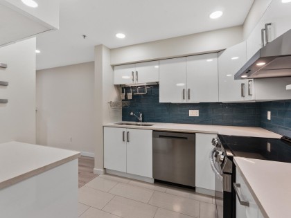 Photo 13 at 3138 W 4th Avenue, Kitsilano, Vancouver West