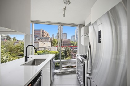 Photo 6 at 208 - 1003 Burnaby Street, Vancouver West