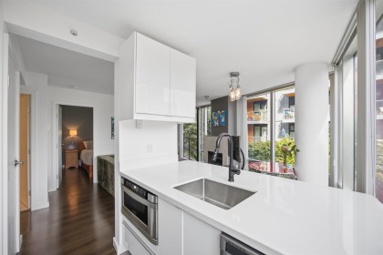 Photo 5 at 208 - 1003 Burnaby Street, Vancouver West