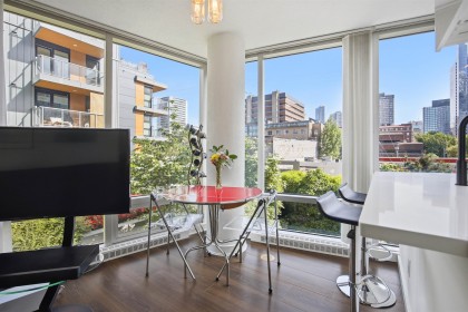 Photo 4 at 208 - 1003 Burnaby Street, Vancouver West